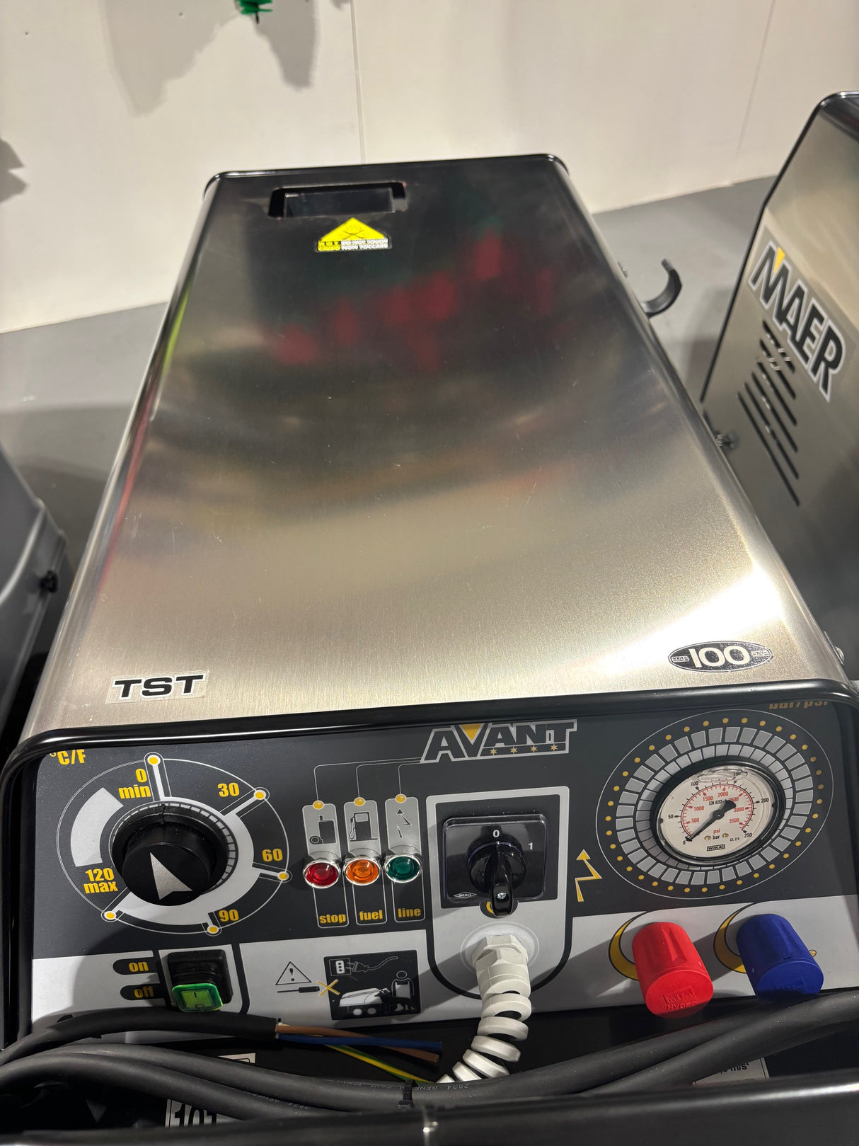 MAER - Avant Industrial 12/100 Hot Wash