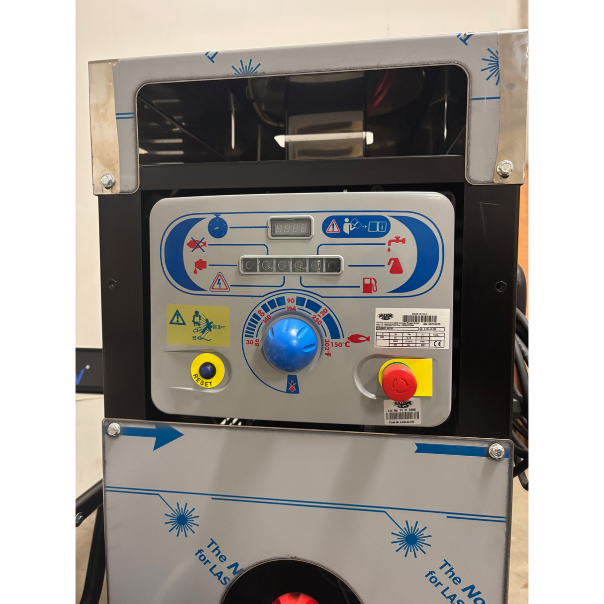 Honda GX390 Pressure Washer & Mazzoni HotBox System