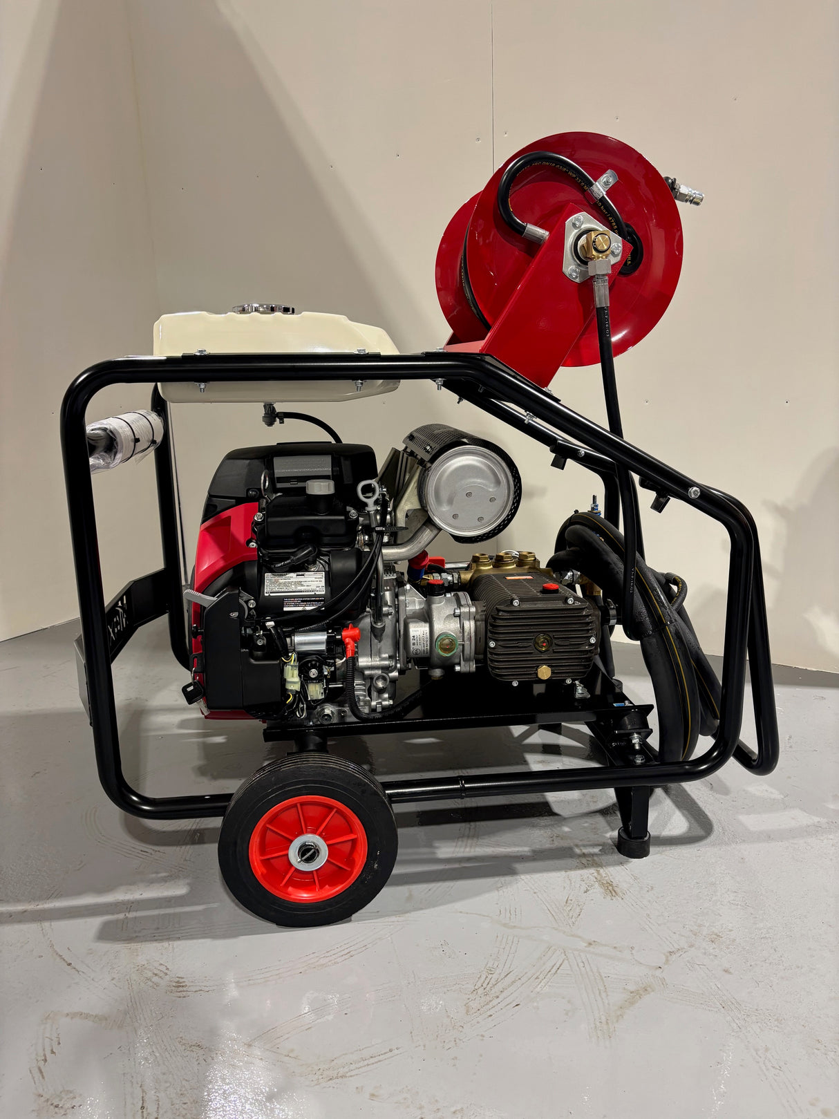 Honda GX630 Twin Cylinder 33Lpm Industrial Pressure Washer with 40mtr Reel