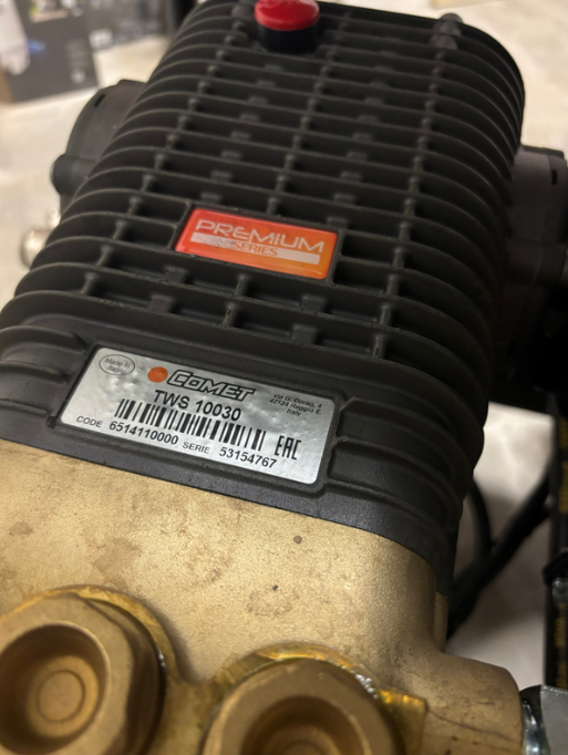 ISUZU 3 Cylinder 40Lpm 200Bar Single Lance Industrial Diesel Pressure Washer