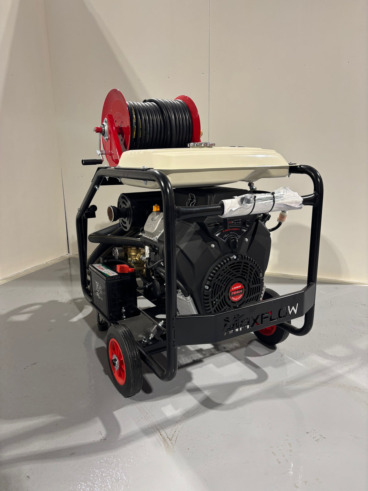 Loncin 764cc Twin Cylinder 33Lpm Industrial Pressure Washer with 40mtr Reel