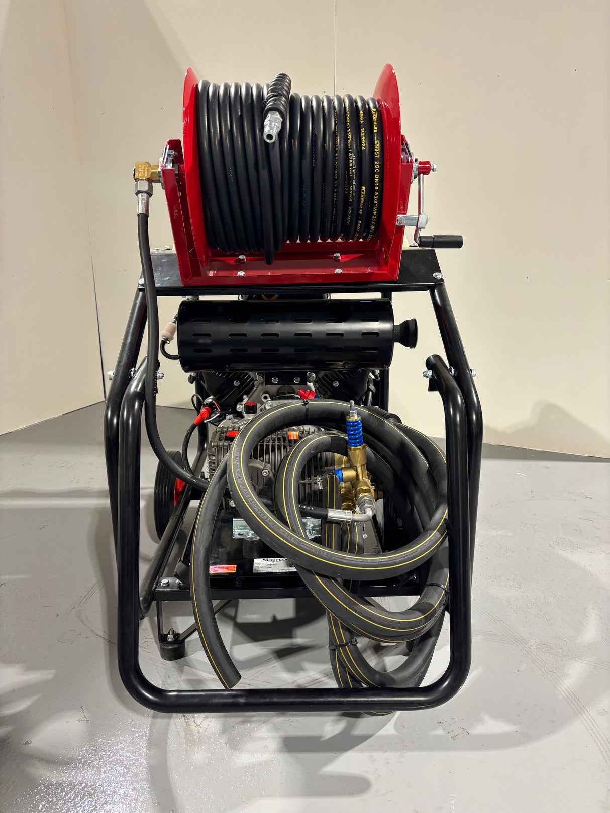 Loncin 764cc Twin Cylinder 33Lpm Industrial Pressure Washer with 40mtr Reel